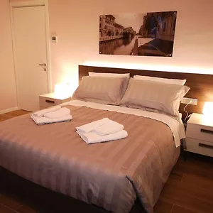 ** Bed & Breakfast 2 Navigli Italy